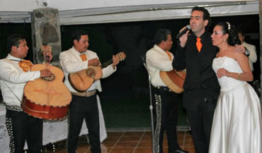 Leonardo Sanchez Miranda likes music